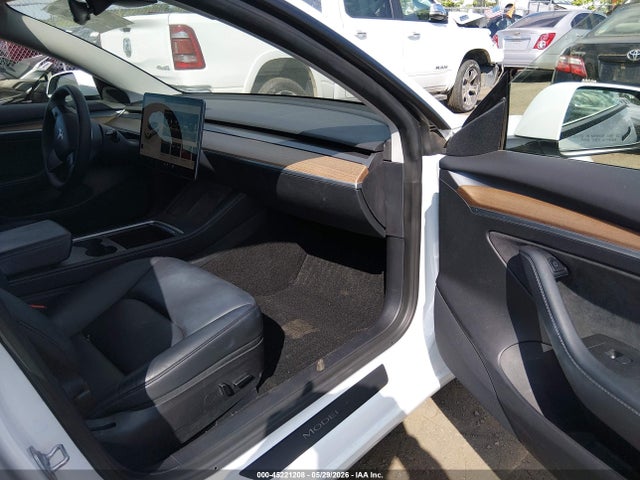 45221208 :رقم المزاد ، 5YJ3E1EB1NF262309 vin ، 2022 Tesla Model 3 Long Range Dual Motor All-wheel Drive مزاد بيع