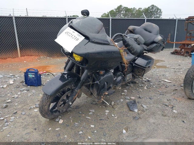Harley-Davidson FLTRK 2023 1HD1KZF10PB636157 Image 2