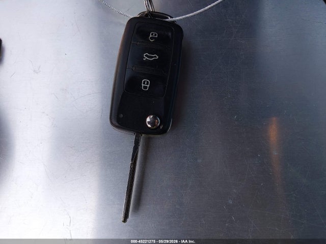 Продажа на аукционе авто 2013 Volkswagen Beetle 2.5l, vin: 3VW5P7AT0DM816788, номер лота: 45221275