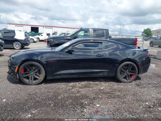 45221305 :رقم المزاد ، 1G1FH1R72H0215697 vin ، 2017 Chevrolet Camaro 2ss مزاد بيع
