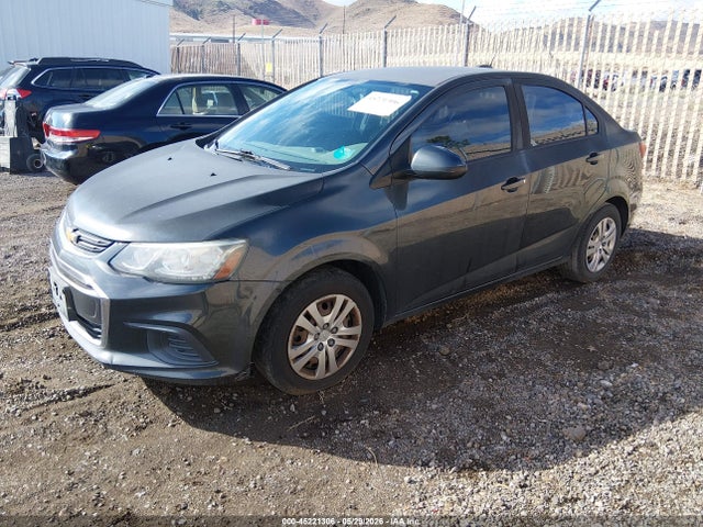 45221306 :رقم المزاد ، 1G1JA5SH7H4102698 vin ، 2017 Chevrolet Sonic Ls Manual مزاد بيع