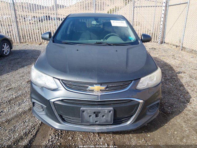 45221306 :رقم المزاد ، 1G1JA5SH7H4102698 vin ، 2017 Chevrolet Sonic Ls Manual مزاد بيع