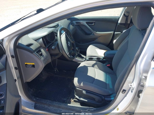 Продажа на аукционе авто 2015 Hyundai Elantra Se, vin: KMHDH4AEXFU235675, номер лота: 45221350