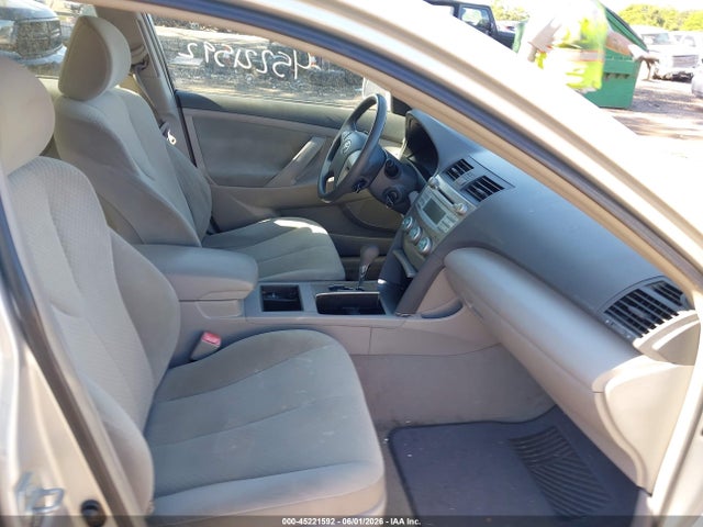 45221592 :رقم المزاد ، 4T1BE46K57U502527 vin ، 2007 Toyota Camry Le مزاد بيع