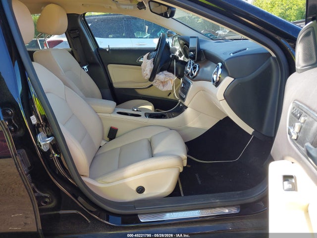 45221795 :رقم المزاد ، WDCTG4GBXJJ431569 vin ، 2018 Mercedes-benz Gla 250 4matic مزاد بيع