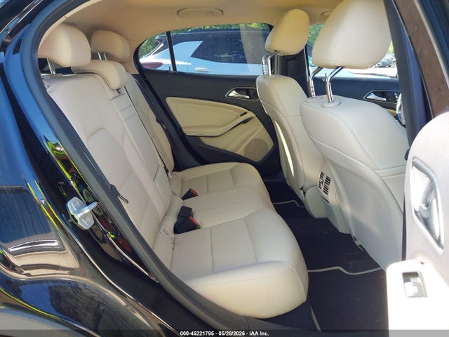45221795 :رقم المزاد ، WDCTG4GBXJJ431569 vin ، 2018 Mercedes-benz Gla 250 4matic مزاد بيع