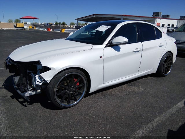 Alfa Romeo Giulia Ti Rwd 2017 ZARFAECNXH7545773 Image 2