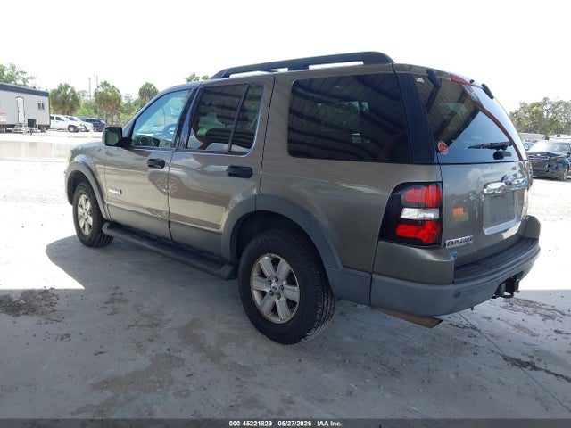2006 Ford Explorer Xlt მანქანა იყიდება აუქციონზე, vin: 1FMEU73E16UA55497, აუქციონის ნომერი: 45221829