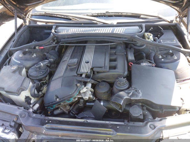 2005 Bmw 330i მანქანა იყიდება აუქციონზე, vin: WBAEV53495KM39032, აუქციონის ნომერი: 45221857