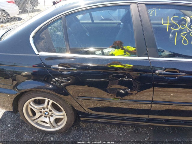 2005 Bmw 330i მანქანა იყიდება აუქციონზე, vin: WBAEV53495KM39032, აუქციონის ნომერი: 45221857