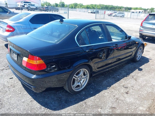 2005 Bmw 330i მანქანა იყიდება აუქციონზე, vin: WBAEV53495KM39032, აუქციონის ნომერი: 45221857