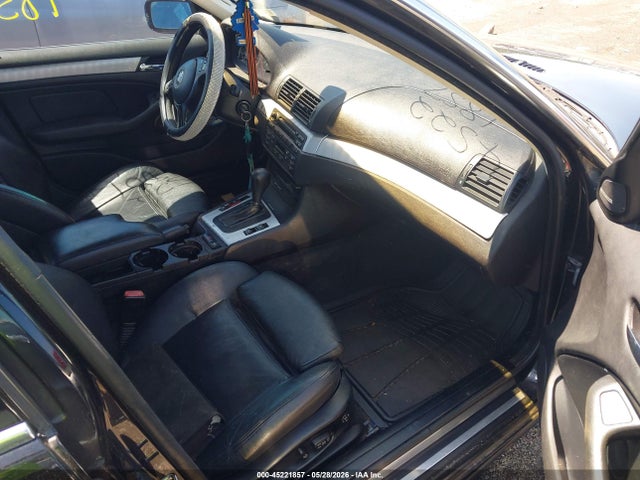 2005 Bmw 330i მანქანა იყიდება აუქციონზე, vin: WBAEV53495KM39032, აუქციონის ნომერი: 45221857