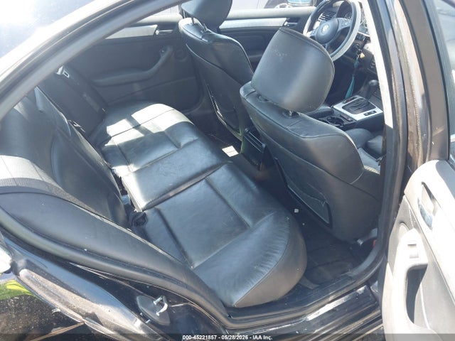 2005 Bmw 330i მანქანა იყიდება აუქციონზე, vin: WBAEV53495KM39032, აუქციონის ნომერი: 45221857