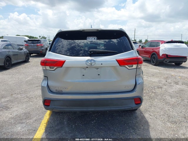 2018 Toyota Highlander Xle მანქანა იყიდება აუქციონზე, vin: 5TDKZRFH2JS266148, აუქციონის ნომერი: 45221868
