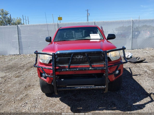 2014 Toyota Tacoma Base V6 მანქანა იყიდება აუქციონზე, vin: 5TFUU4EN1EX105775, აუქციონის ნომერი: 45221872