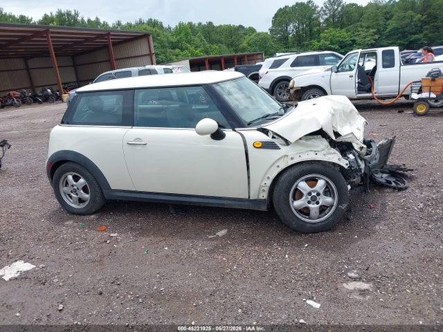 2010 Mini Cooper მანქანა იყიდება აუქციონზე, vin: WMWMF3C52ATZ27037, აუქციონის ნომერი: 45221925