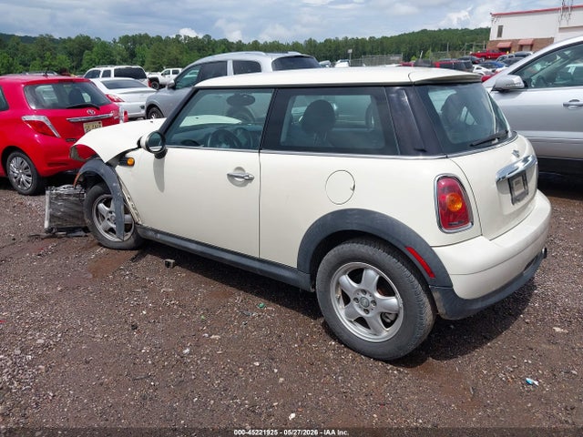 2010 Mini Cooper მანქანა იყიდება აუქციონზე, vin: WMWMF3C52ATZ27037, აუქციონის ნომერი: 45221925