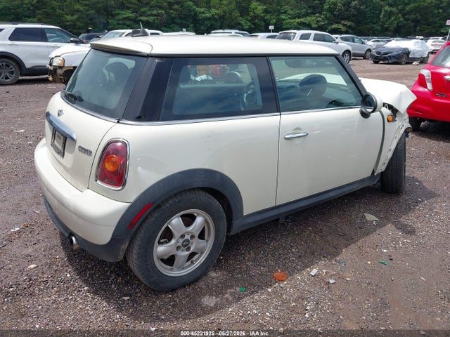 Продаж на аукціоні авто 2010 Mini Cooper, vin: WMWMF3C52ATZ27037, номер лоту: 45221925