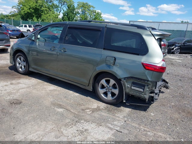 5TDKZ3DC0JS930046 Toyota Sienna Le 8 Passenger