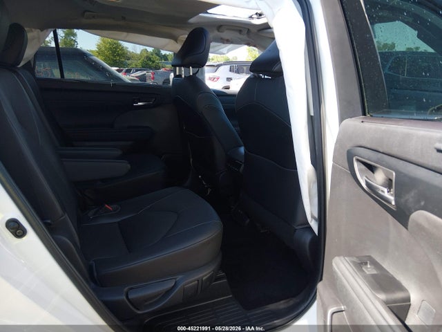 Auction sale of the 2021 Toyota Highlander Xle, vin: 5TDGZRBH7MS115547, lot number: 45221991