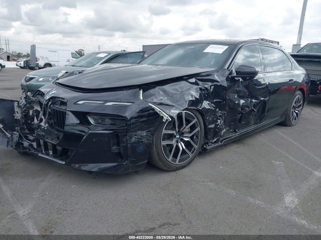 BMW 760i Xdrive 2024 WBA33EJ06RCR19364 Image 2