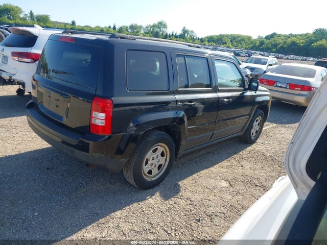 45222004 :رقم المزاد ، 1C4NJPBA1DD213331 vin ، 2013 Jeep Patriot Sport مزاد بيع