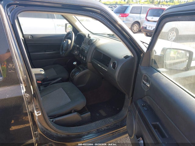 45222004 :رقم المزاد ، 1C4NJPBA1DD213331 vin ، 2013 Jeep Patriot Sport مزاد بيع