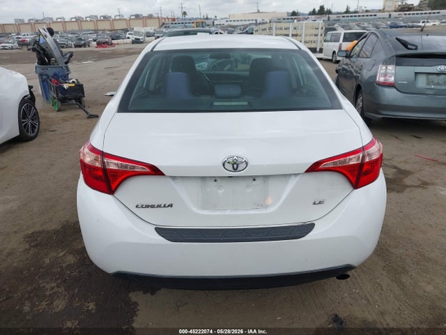 Toyota COROLLA LE 2018 5YFBURHE4JP836337 Image 16