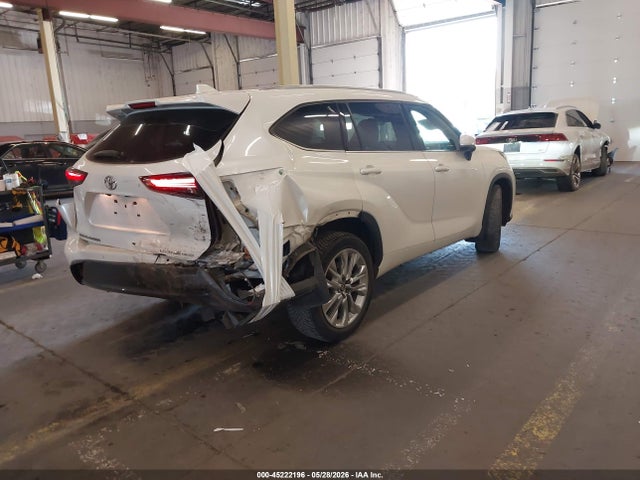 Toyota Highlander Limited 2021 5TDDZRBH6MS123285 Image 4