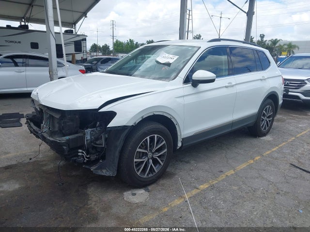 3VV3B7AXXLM028838 Volkswagen Tiguan 2.0t Se/2.0t Se R-line Black/2.0t Sel