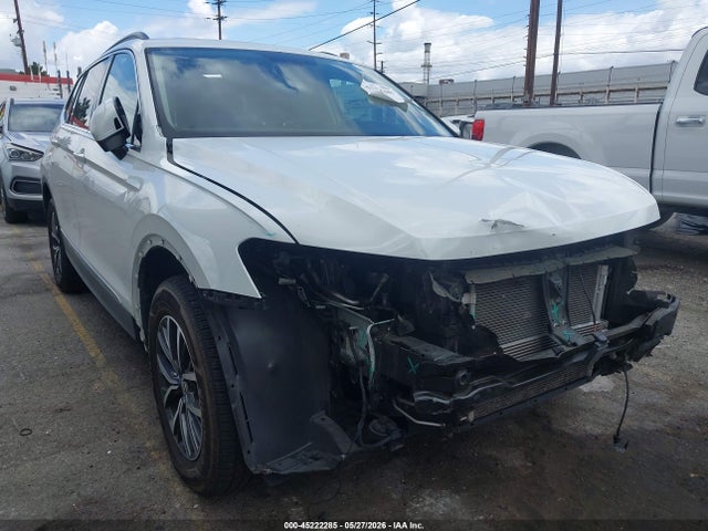 3VV3B7AXXLM028838 Volkswagen Tiguan 2.0t Se/2.0t Se R-line Black/2.0t Sel
