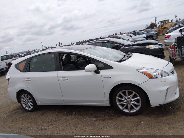 JTDZN3EU0E3324464 Toyota Prius V Five