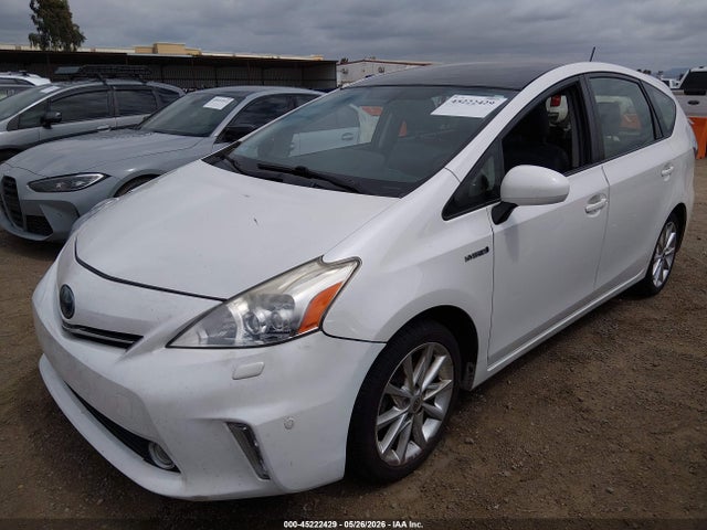 JTDZN3EU0E3324464 Toyota Prius V Five