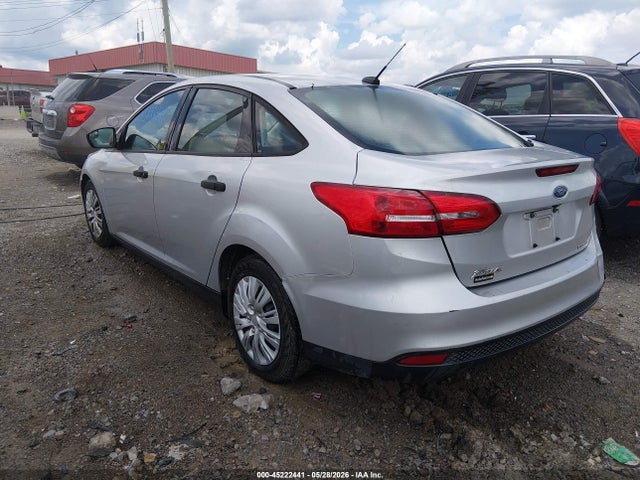 Продажа на аукционе авто 2015 Ford Focus S, vin: 1FADP3E2XFL298451, номер лота: 45222441