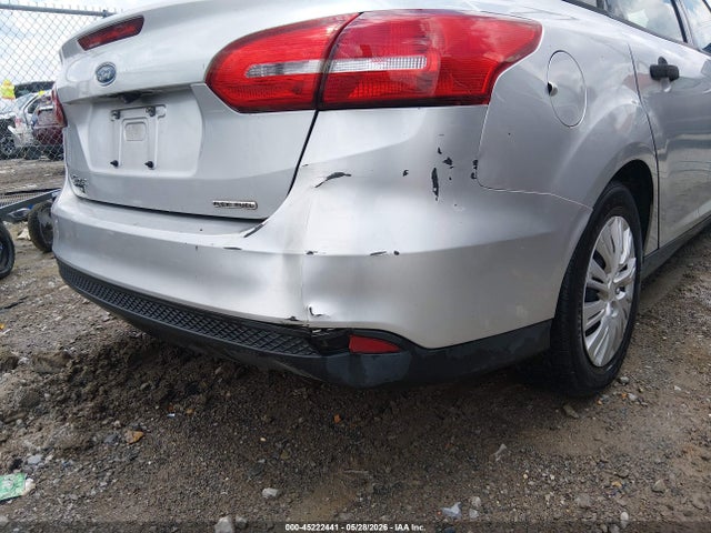 Продажа на аукционе авто 2015 Ford Focus S, vin: 1FADP3E2XFL298451, номер лота: 45222441