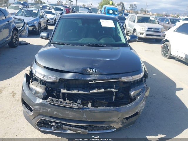 2021 Kia Soul S მანქანა იყიდება აუქციონზე, vin: KNDJ23AU1M7795428, აუქციონის ნომერი: 45222471