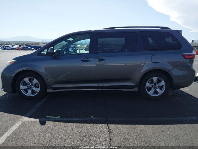 2019 Toyota Sienna Le 8 Passenger მანქანა იყიდება აუქციონზე, vin: 5TDKZ3DC4KS996570, აუქციონის ნომერი: 45222647