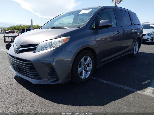 2019 Toyota Sienna Le 8 Passenger მანქანა იყიდება აუქციონზე, vin: 5TDKZ3DC4KS996570, აუქციონის ნომერი: 45222647