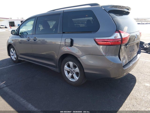 2019 Toyota Sienna Le 8 Passenger მანქანა იყიდება აუქციონზე, vin: 5TDKZ3DC4KS996570, აუქციონის ნომერი: 45222647