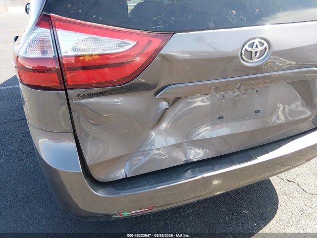 2019 Toyota Sienna Le 8 Passenger მანქანა იყიდება აუქციონზე, vin: 5TDKZ3DC4KS996570, აუქციონის ნომერი: 45222647