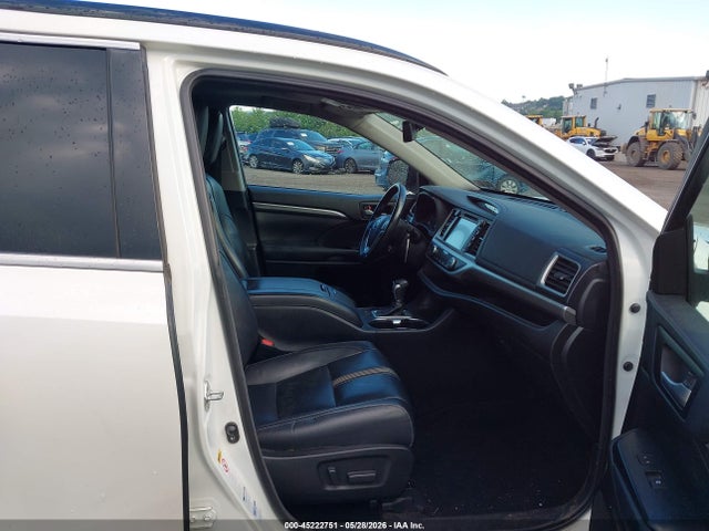 Продаж на аукціоні авто 2018 Toyota Highlander Se, vin: 5TDJZRFH2JS817643, номер лоту: 45222751