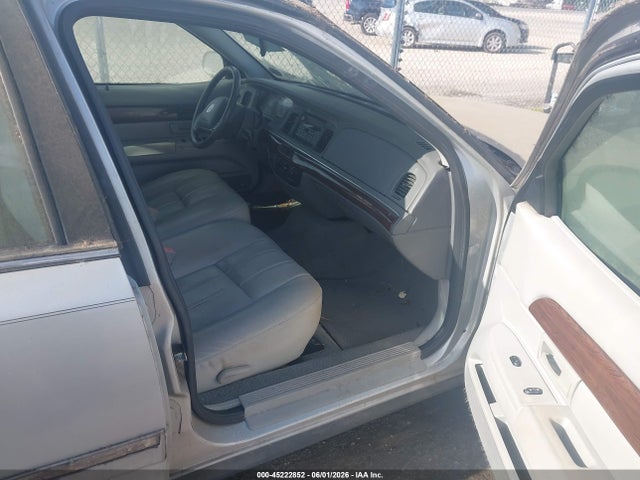 45222852 :رقم المزاد ، 2MEFM74W33X652895 vin ، 2003 Mercury Grand Marquis Gs مزاد بيع