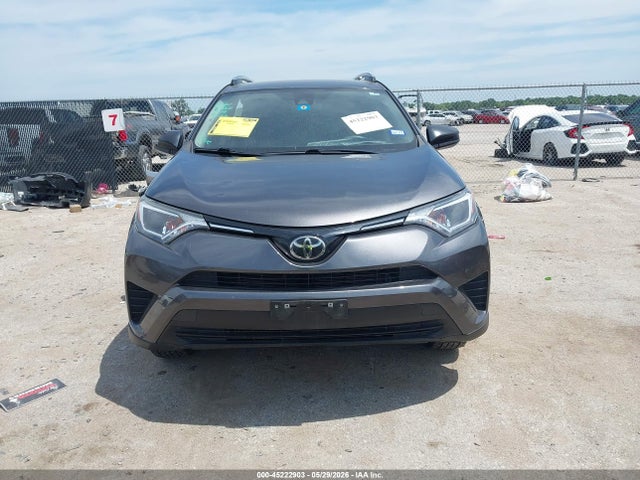 2017 Toyota Rav4 Le მანქანა იყიდება აუქციონზე, vin: JTMZFREV8HJ122772, აუქციონის ნომერი: 45222903