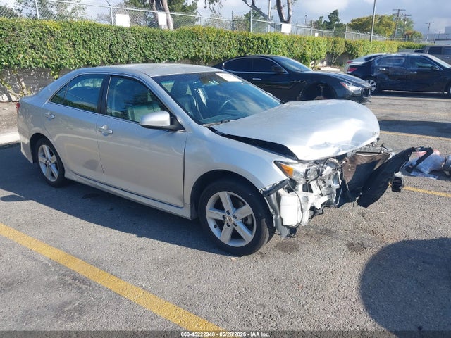 45222948 :رقم المزاد ، 4T1BF1FK5EU843435 vin ، 2014 Toyota Camry Se مزاد بيع
