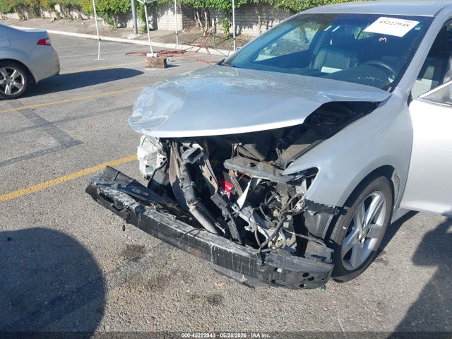 2014 Toyota Camry Se მანქანა იყიდება აუქციონზე, vin: 4T1BF1FK5EU843435, აუქციონის ნომერი: 45222948