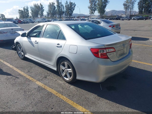 2014 Toyota Camry Se მანქანა იყიდება აუქციონზე, vin: 4T1BF1FK5EU843435, აუქციონის ნომერი: 45222948