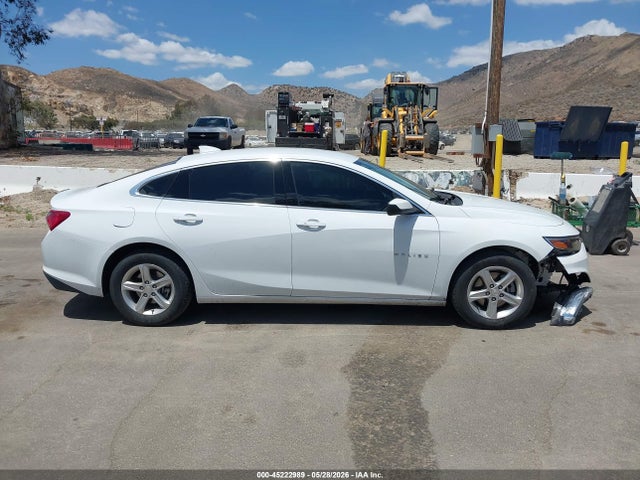 1G1ZD5ST3NF195038 Chevrolet Malibu Fwd Lt
