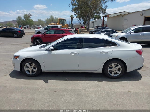 1G1ZD5ST3NF195038 Chevrolet Malibu Fwd Lt