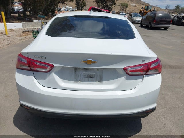 1G1ZD5ST3NF195038 Chevrolet Malibu Fwd Lt
