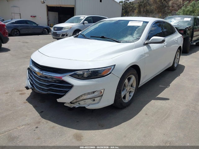 1G1ZD5ST3NF195038 Chevrolet Malibu Fwd Lt